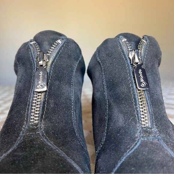 Blondo Black Suede Zipper Front Hidden Heel Waterproof Sneaker Shoes Size 8.5 - Picture 9 of 15
